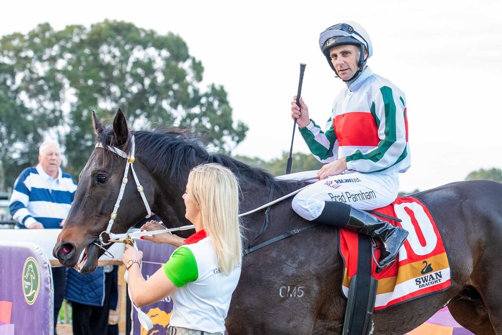 Sessions strikes in Beaufine Stakes