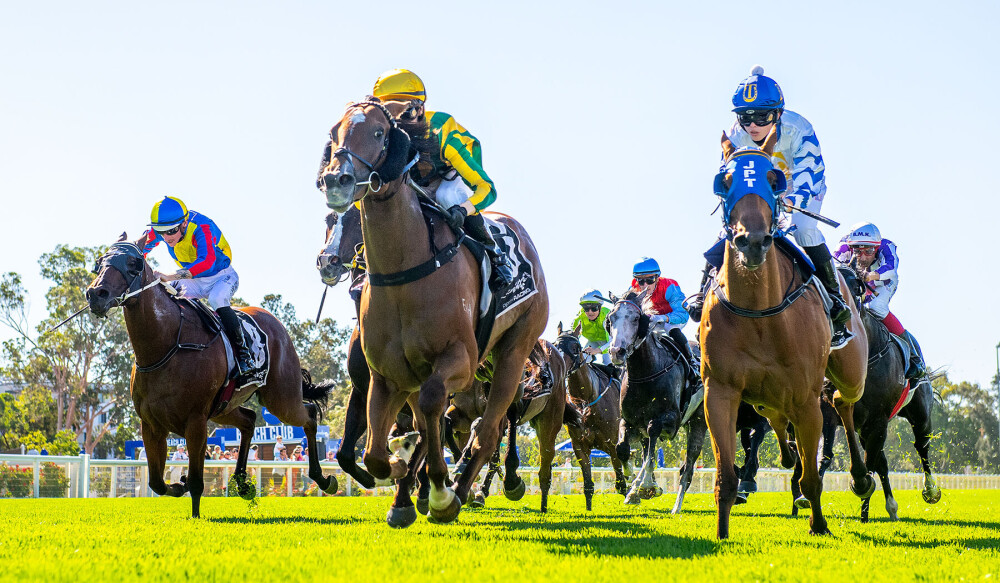 De Grandhomme on a hat-trick for Durrant Racing